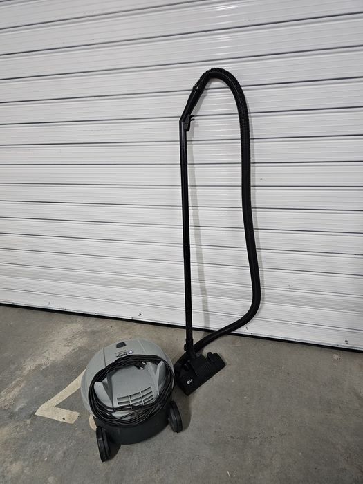 КРАЙНА ЦЕНА Nilfisk Gd 110 професионална прахосмукачка