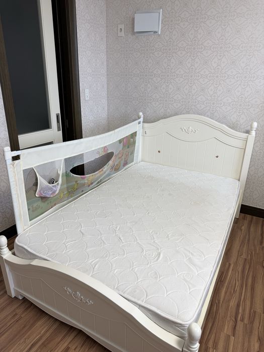 Продам кровать для девочки