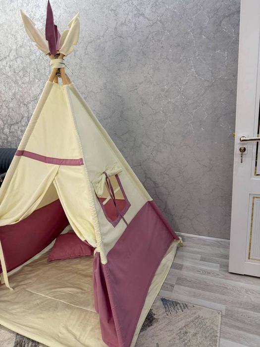 палатка-вигвам коврик и подушки