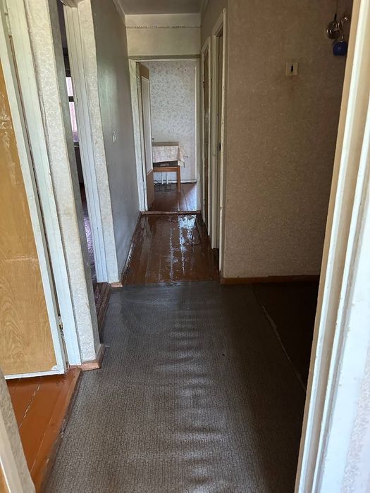 3 комнатная в Ангрене, 5йкэ квартал центр города.