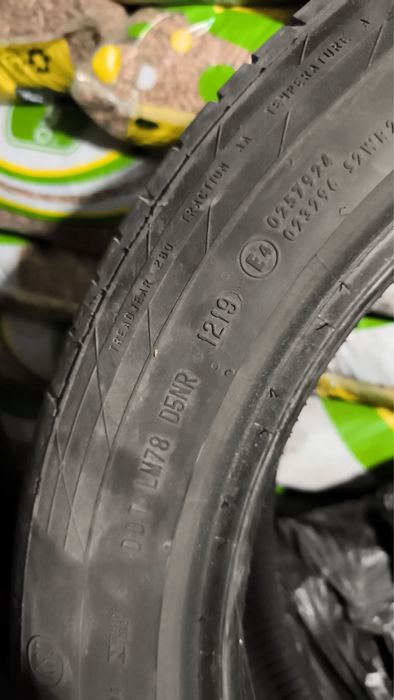 Гуми 225/50 R 18 W континентал, летни, използвани