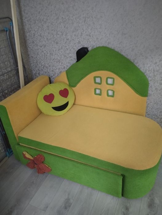 Продам диван детский