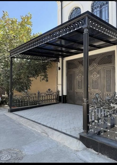 Temir Darvoza,Naves,Eshik,va Panjaralar