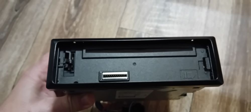 Vând CD player auto Kenwood kdc-w241