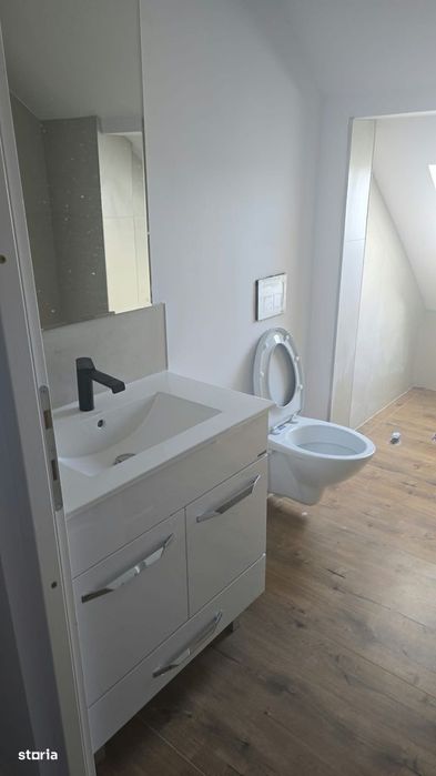 Chirie apartament 3 camere, zona Piața de Vechituri