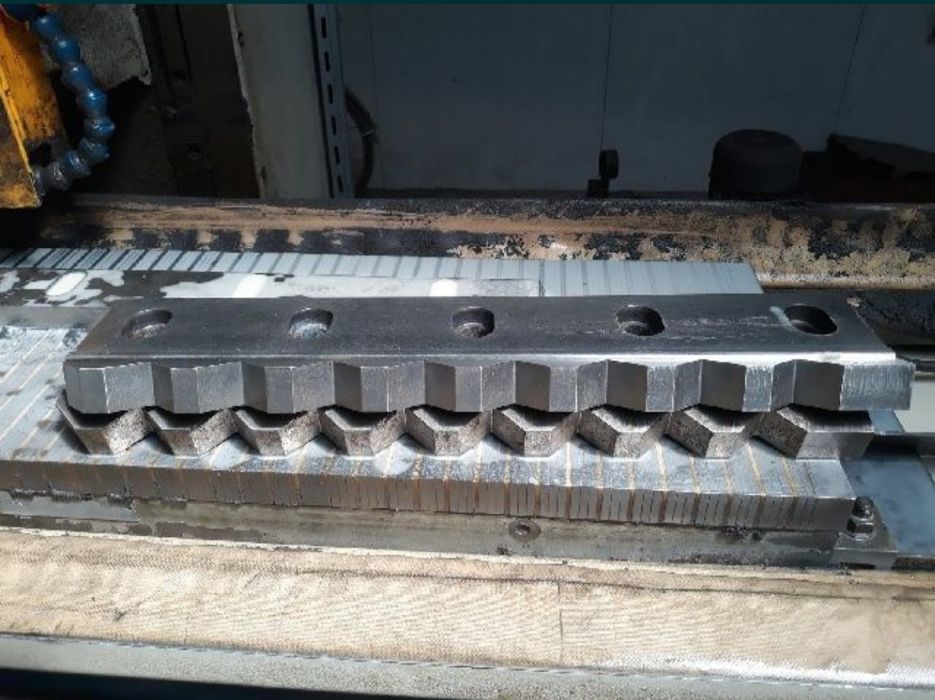 Изработка и заточване на ножове за мелници, шредери и дробилки