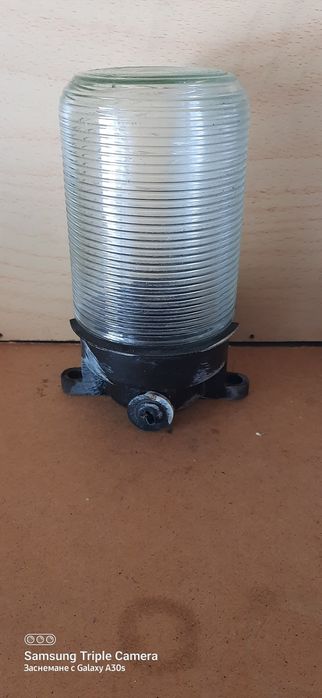 Водоустойчива външна лампа