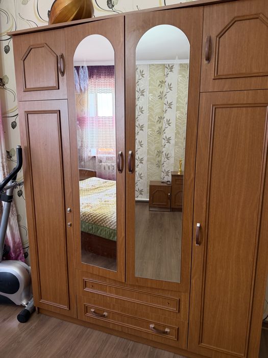 Срочно продается спальный гарнитур