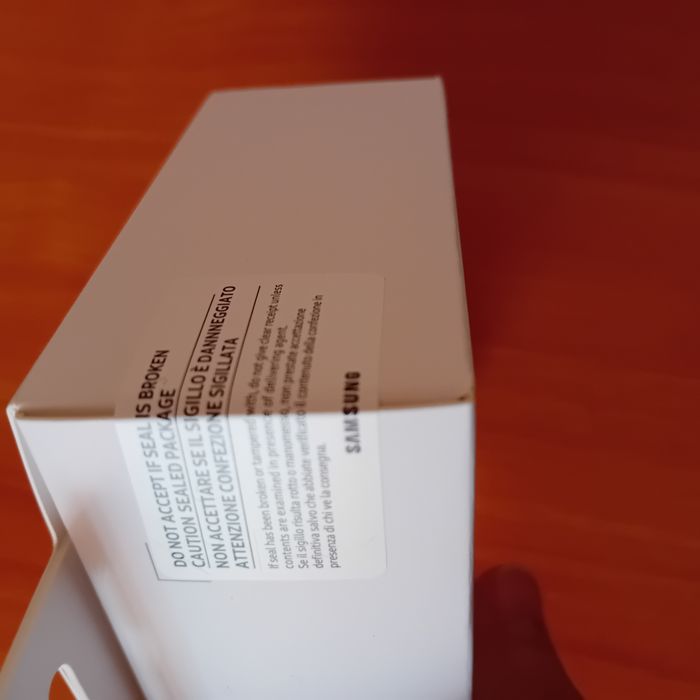 Samsung Galaxy Fit 3+подарък слушалки