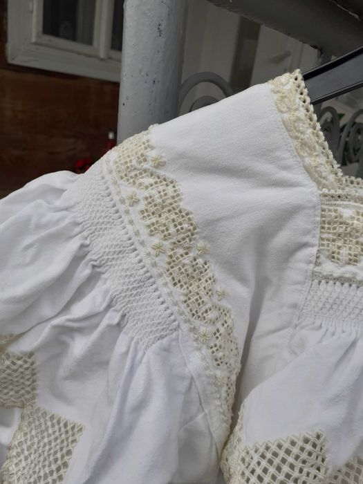 Camasa traditionala cusuta manual