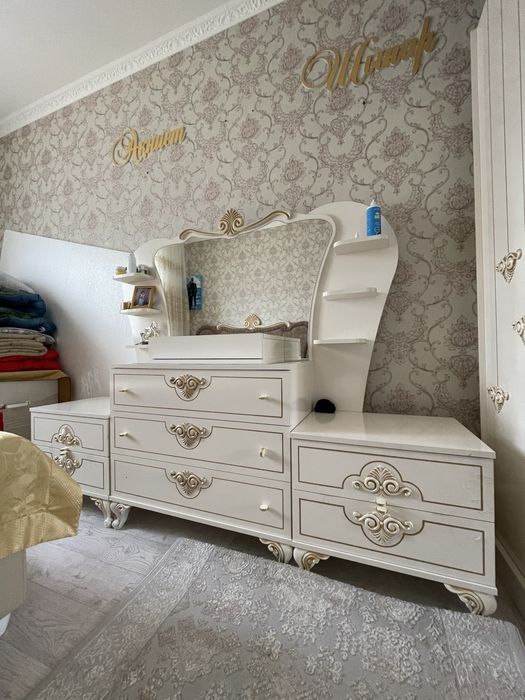 Спальный гарнитур