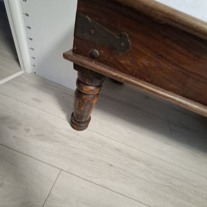 Продам деревянный столик!