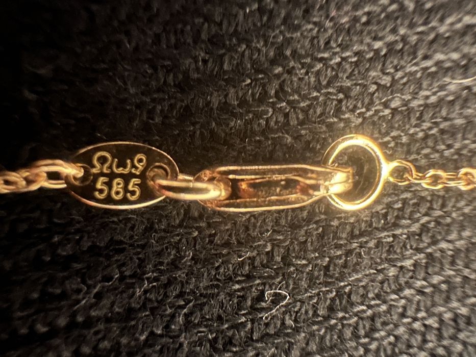 Lanț/ Colier aur roz 14k, decorat cu cruciulițe albe și negre