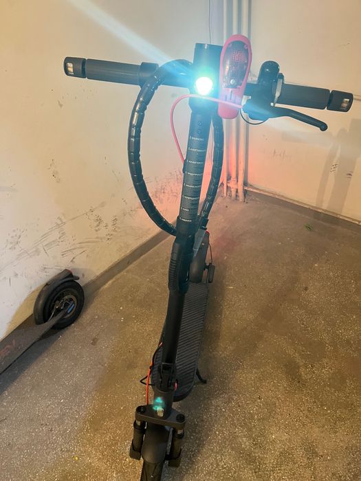 Vând trotinetă electrică Xiaomi elite