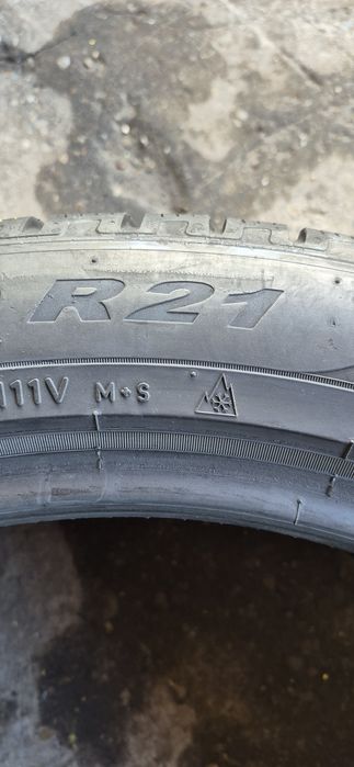 4 anvelope iarna Pirelli 295/40/21.Pretul este pe bucata.