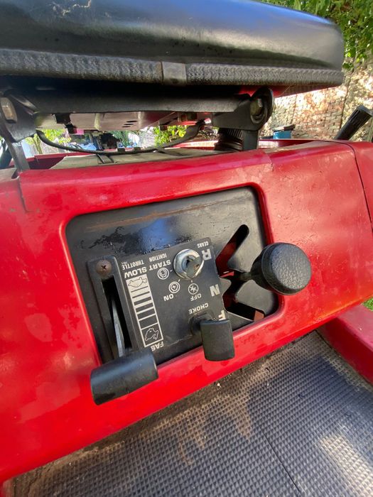 Tractor de tuns iarba MTD 8CP