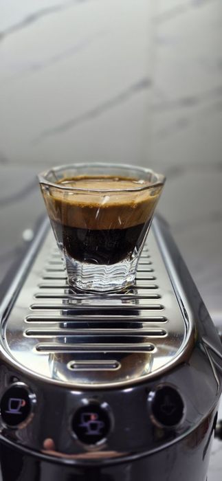 Рожкова кофемашина Delonghi ec 885
