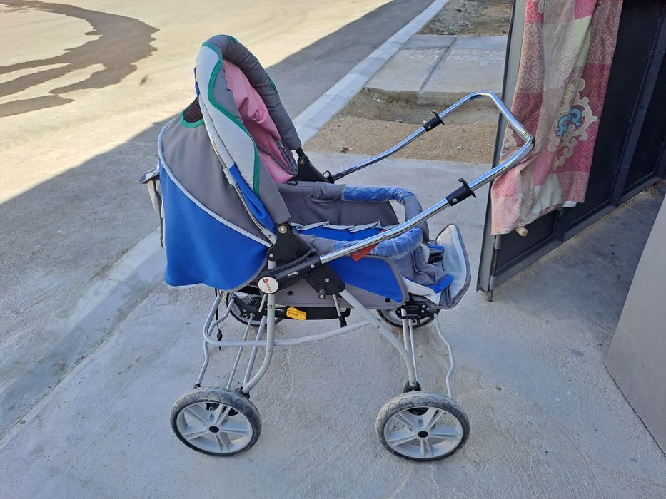 Каляска сатылады.