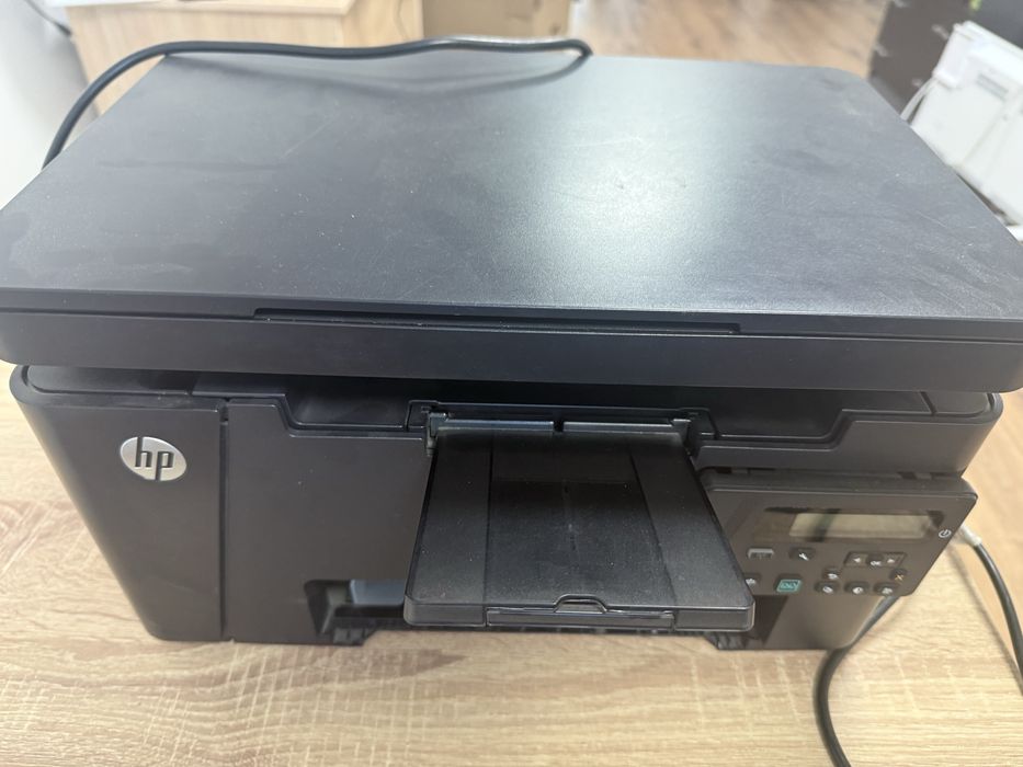 МФУ MFP M125nw в рабочем состоянии