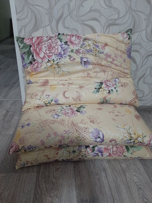 Подушка перьевая 3 штуки