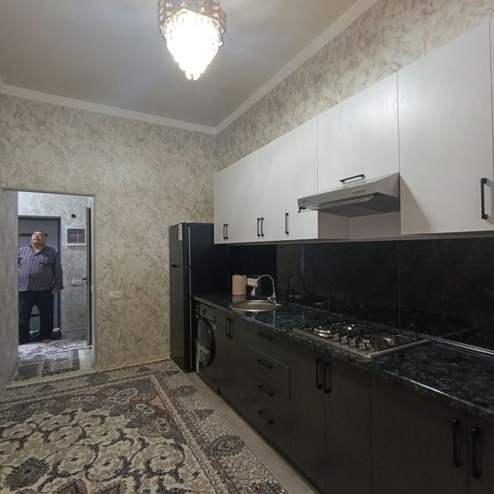 Люкс 1 хонали квартира 1 каватда ижарага берилади 7 микрн