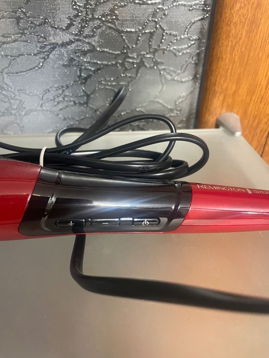 Vând Ondulator Remington Silk Nou
