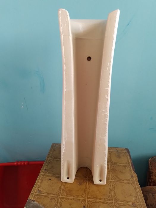 Vând chiuveta cu picior