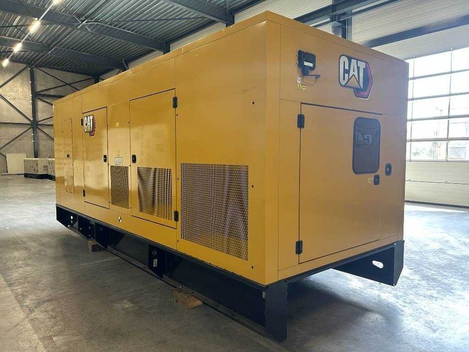 Generator Caterpillar industrial 400 kVA 500 kVA 600 kVA 800 kVA 1000 kVA pentru port nave santier naval uz 24h productie continua