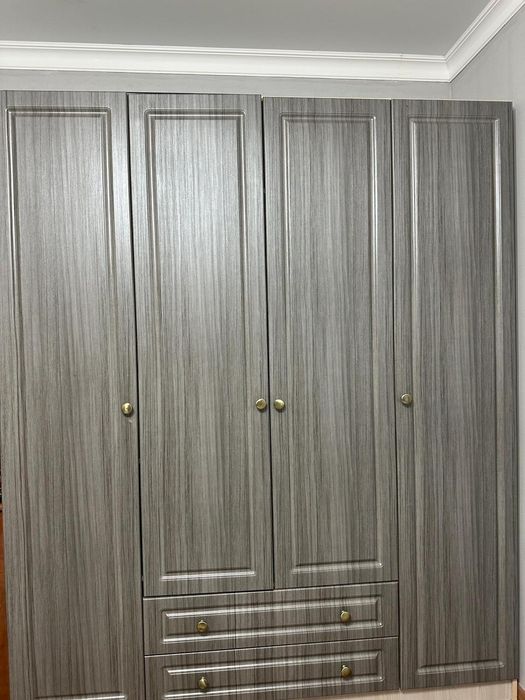 4—х дверный шкаф