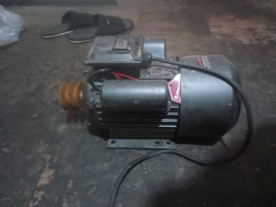 Продам электродвигатель