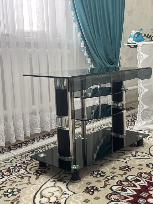 Подставка под телевизор(стекло)