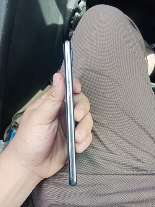 Продам телефон Хуавей п20