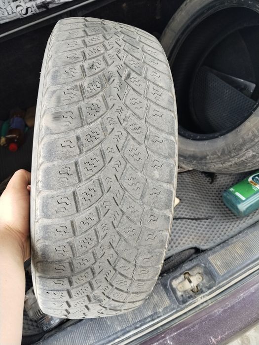 Продам 3 шины за