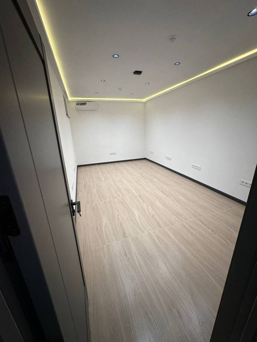 Сдаётся коттедж 8 комнатный Мирабадский Район