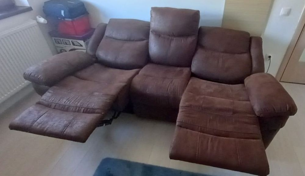 Vand canapea cu 3 locuri si reclinere electrice