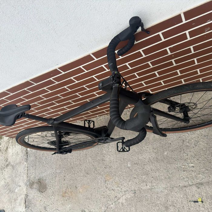 Pivot Vault Gravel GRX 1x12 Hidraulice bicicleta M peste Grizl Boone 2026