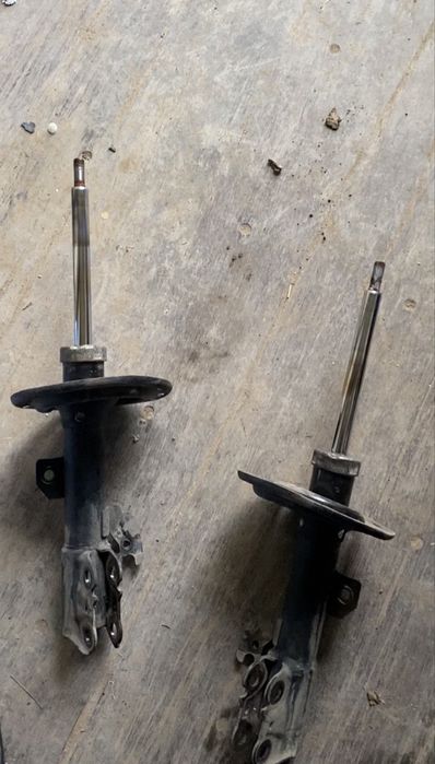 Амортизатор передние Стойки на камри 45 американец