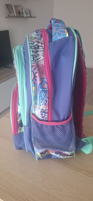 Vând ghiozdan școlar  Coral High pt copii (6-8 ani)