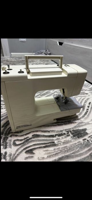 Продается швейная машина и оверлок