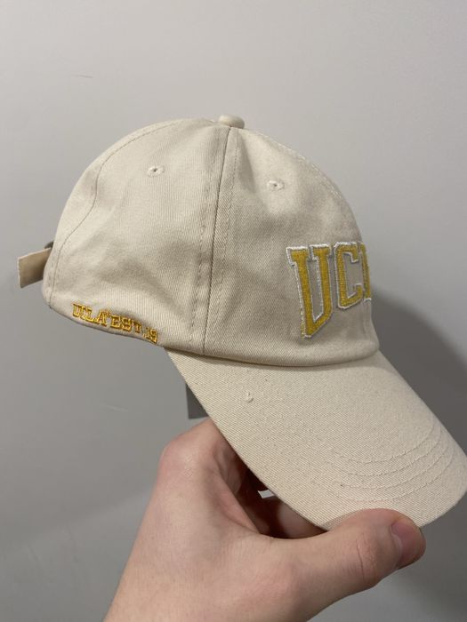 Нова Шапка с Козирка - UCLA на Bershka