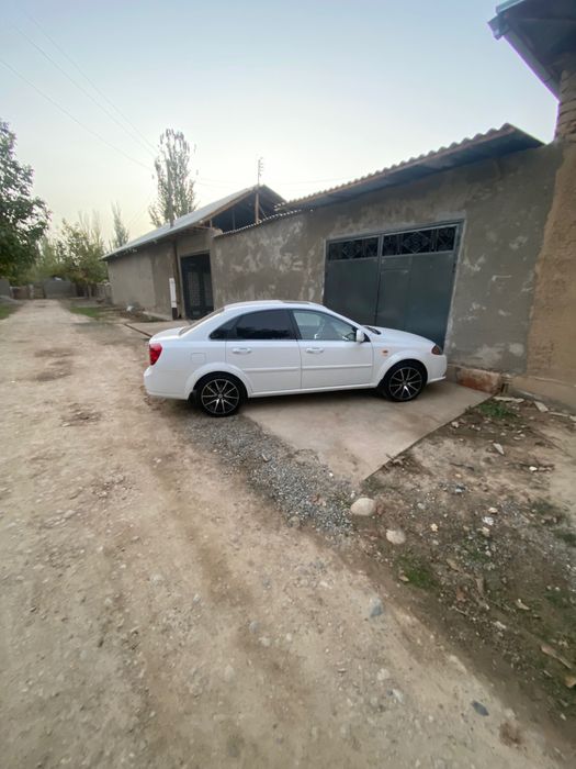 Lasetti jentra qilingan