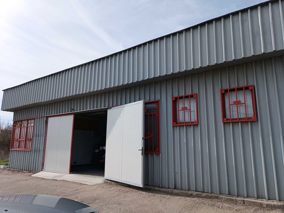 Продава се Промишлена сграда в Добрич, Промишлена зона - Север - 1000 кв.м за 118 €/кв.м - Снимка #2