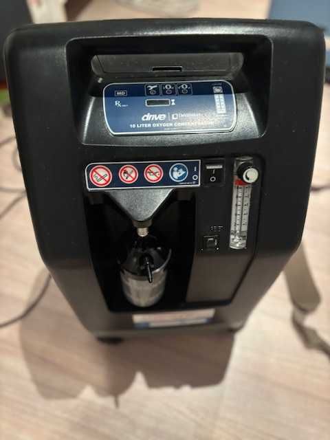 Concentrator de oxigen stationar DeVilbiss 1025KS de 10 litri/minut