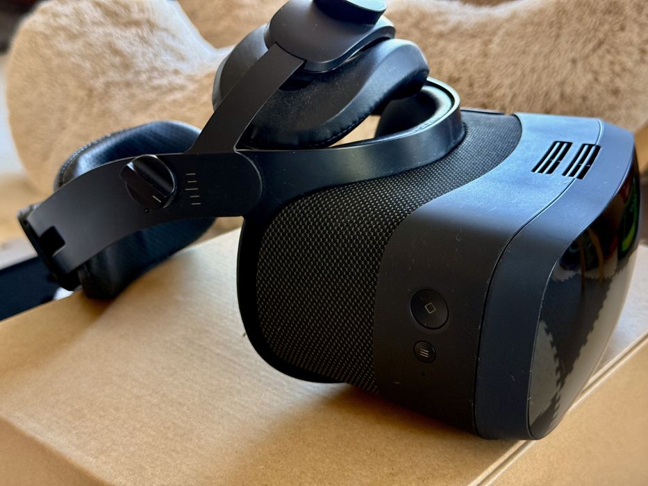 VR очила Varjo Aero