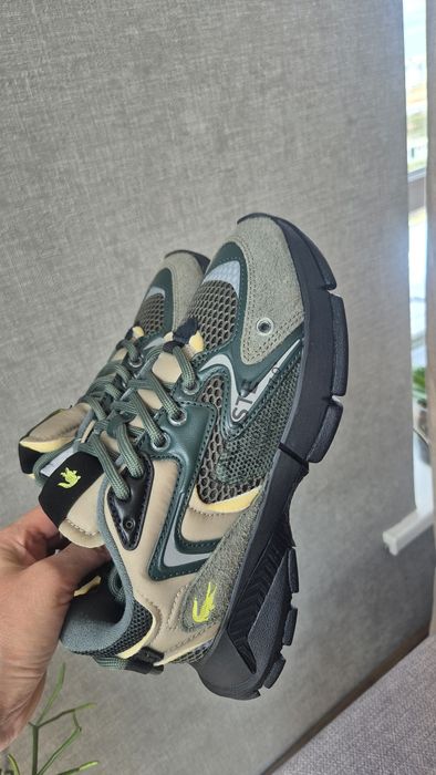 Новые кроссовки Lacoste