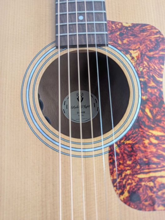 Chitară acustică-electrică Guild D-240E Westerly Archback