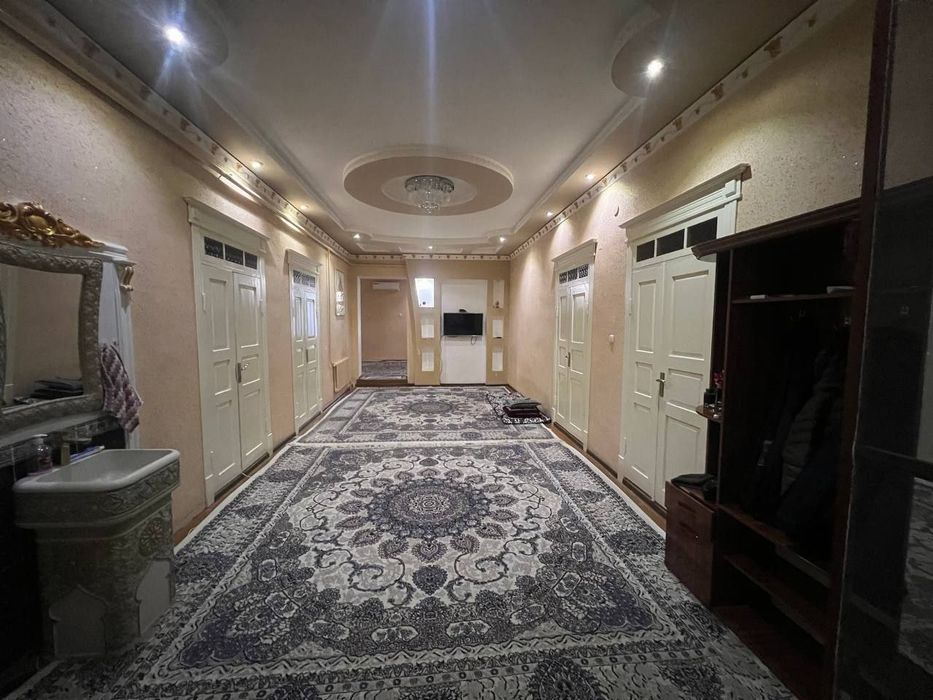 Навруз шахарчасида хамма кулайликларга эга ховли-жой сотилади