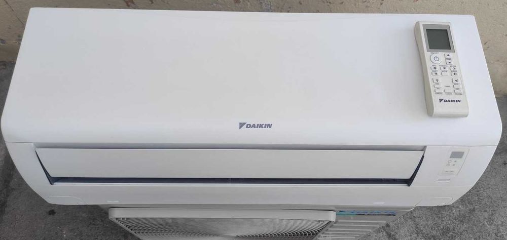 Инверторен климатик Daikin Sensira 12000 BTU R32