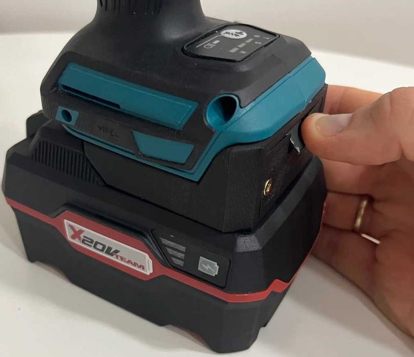 Adaptor de la Makita LXT la baterii Parkside