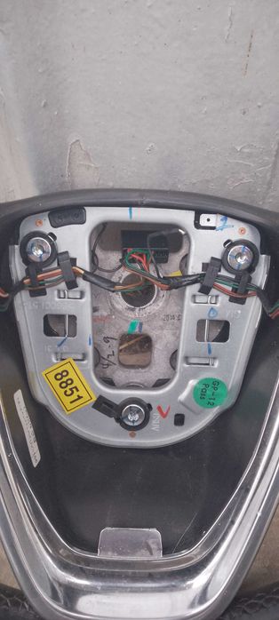 Продавам ОРИГИНАЛЕН волан за опел МОКА